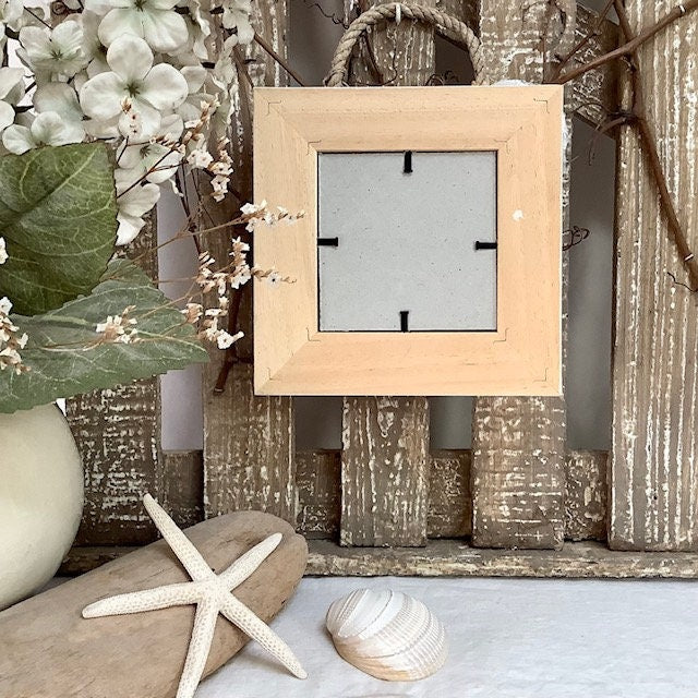 Accroche clés mural vintage bois blanchi nacre et coquillages modèle B