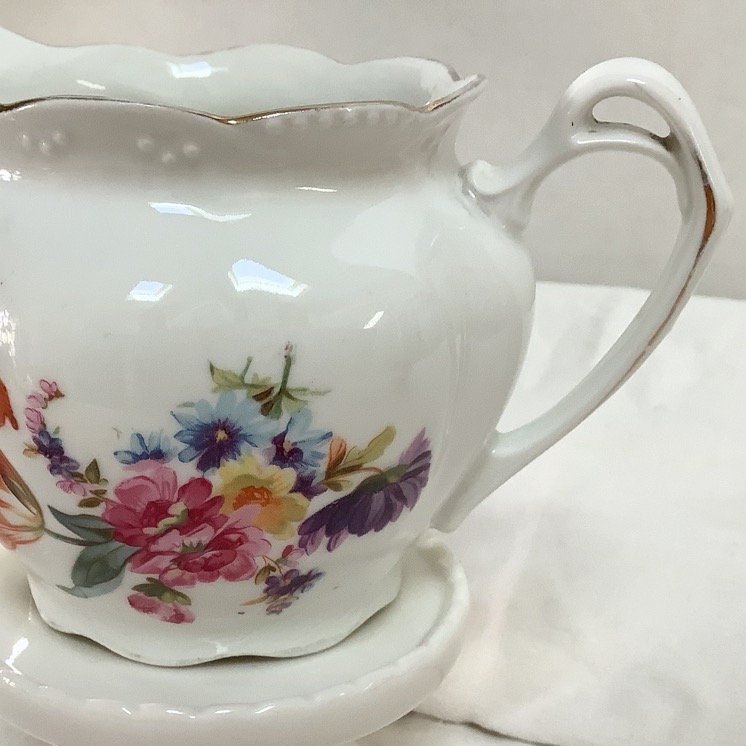 Pot à lait verseuse vase porcelaine fine vintage