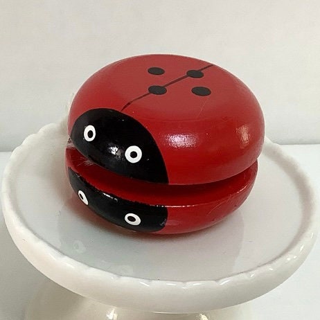 Boites à dents de lait bois et yoyo bois