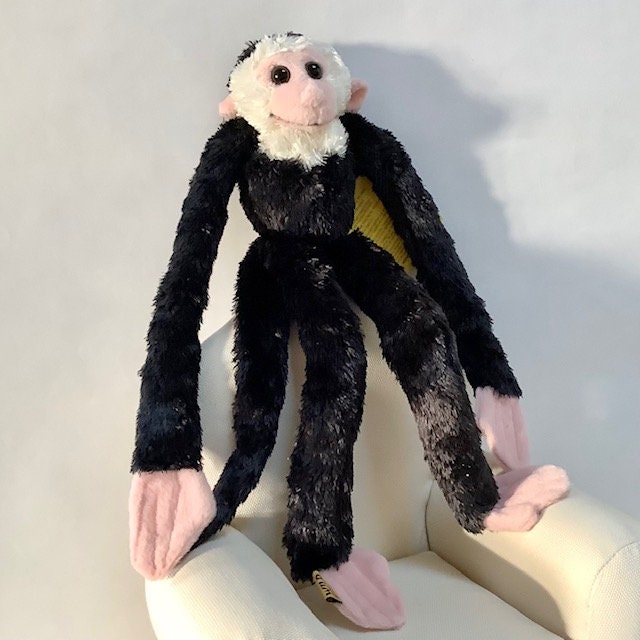 Peluche singe noir et blanc wild republic