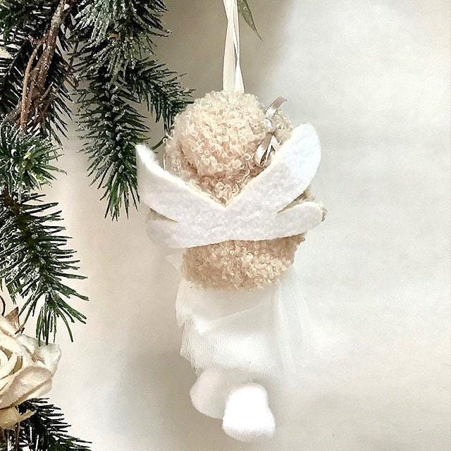 Poupée ange à suspendre beige étoile