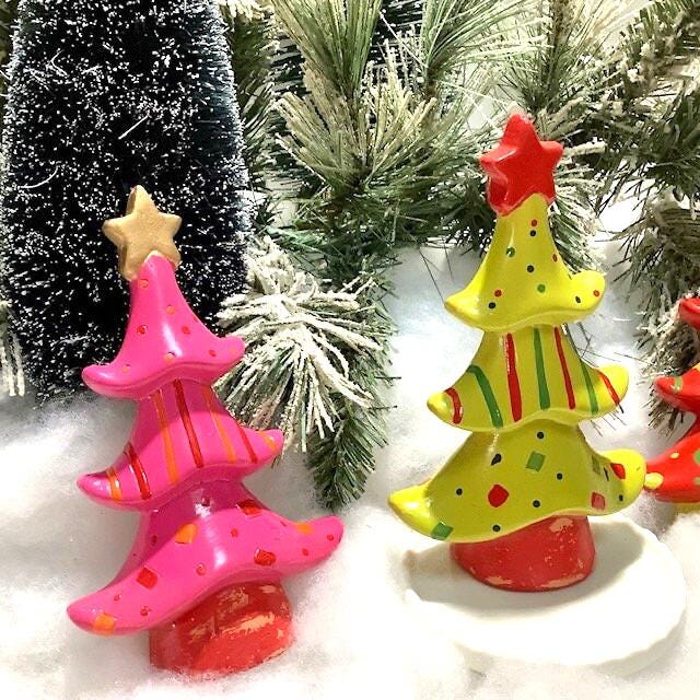 Sapin de Noël céramique rose vert rouge ht 14 cm