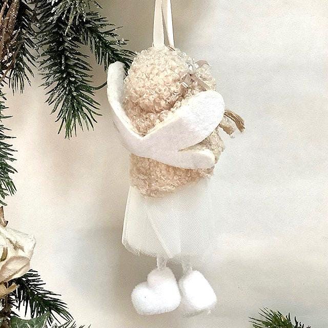 Poupée ange à suspendre beige coeur