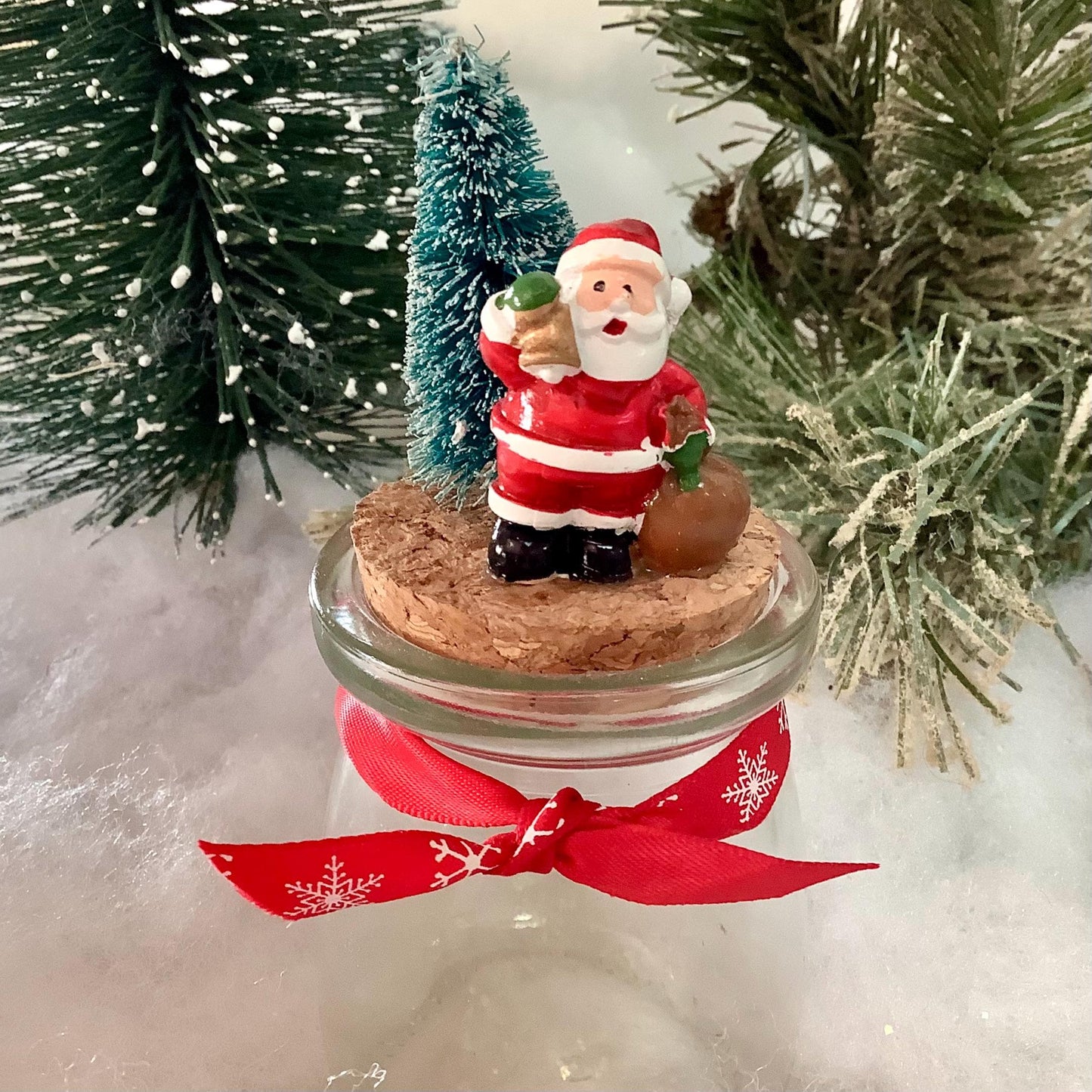 Petits pots verre bouchon liège décoration père noël ht 11.5 cm