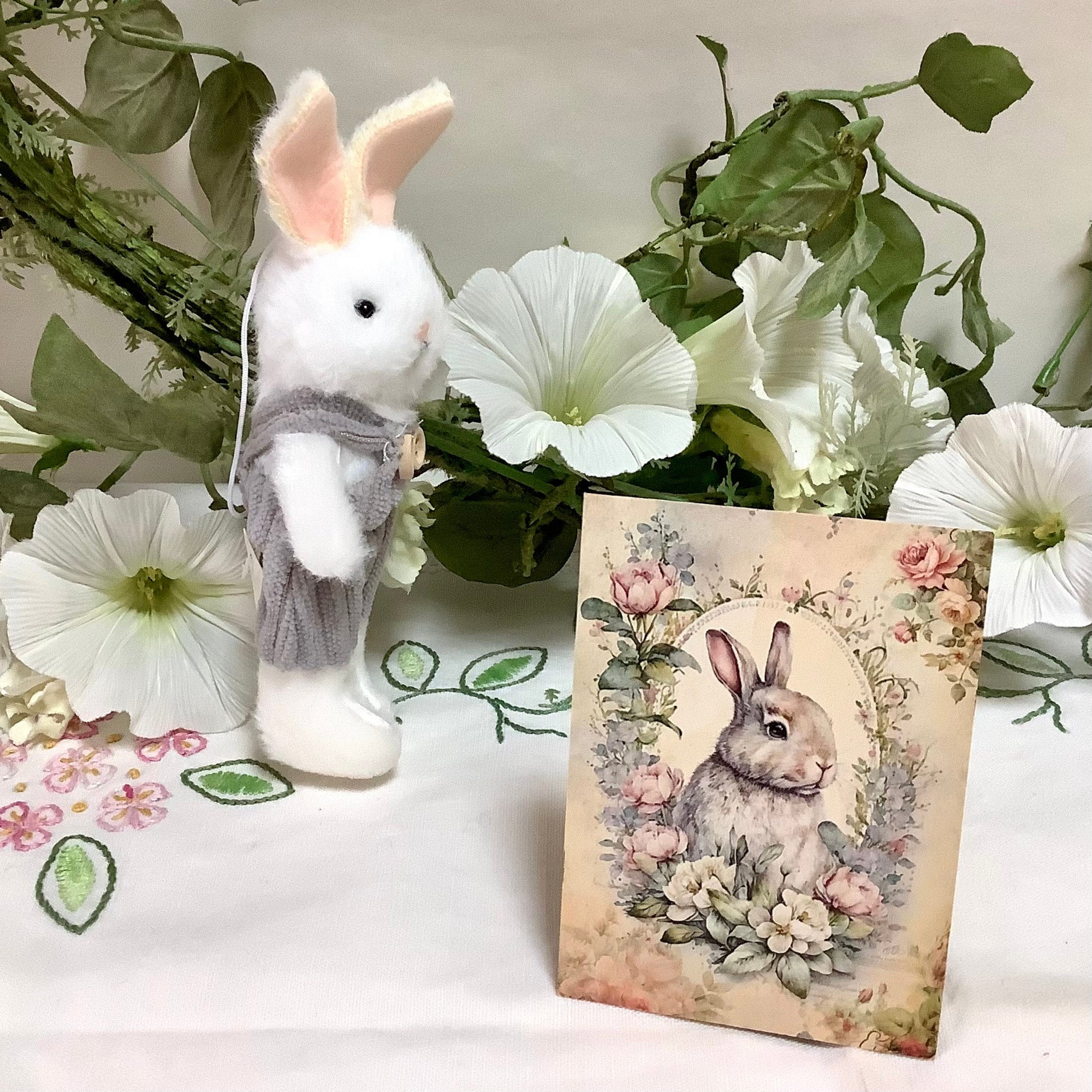 Petit lapin blanc décoration pâques 