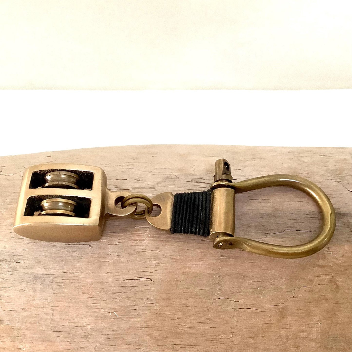 Porte clés marin poulie laiton vieilli vintage boîte palissandre