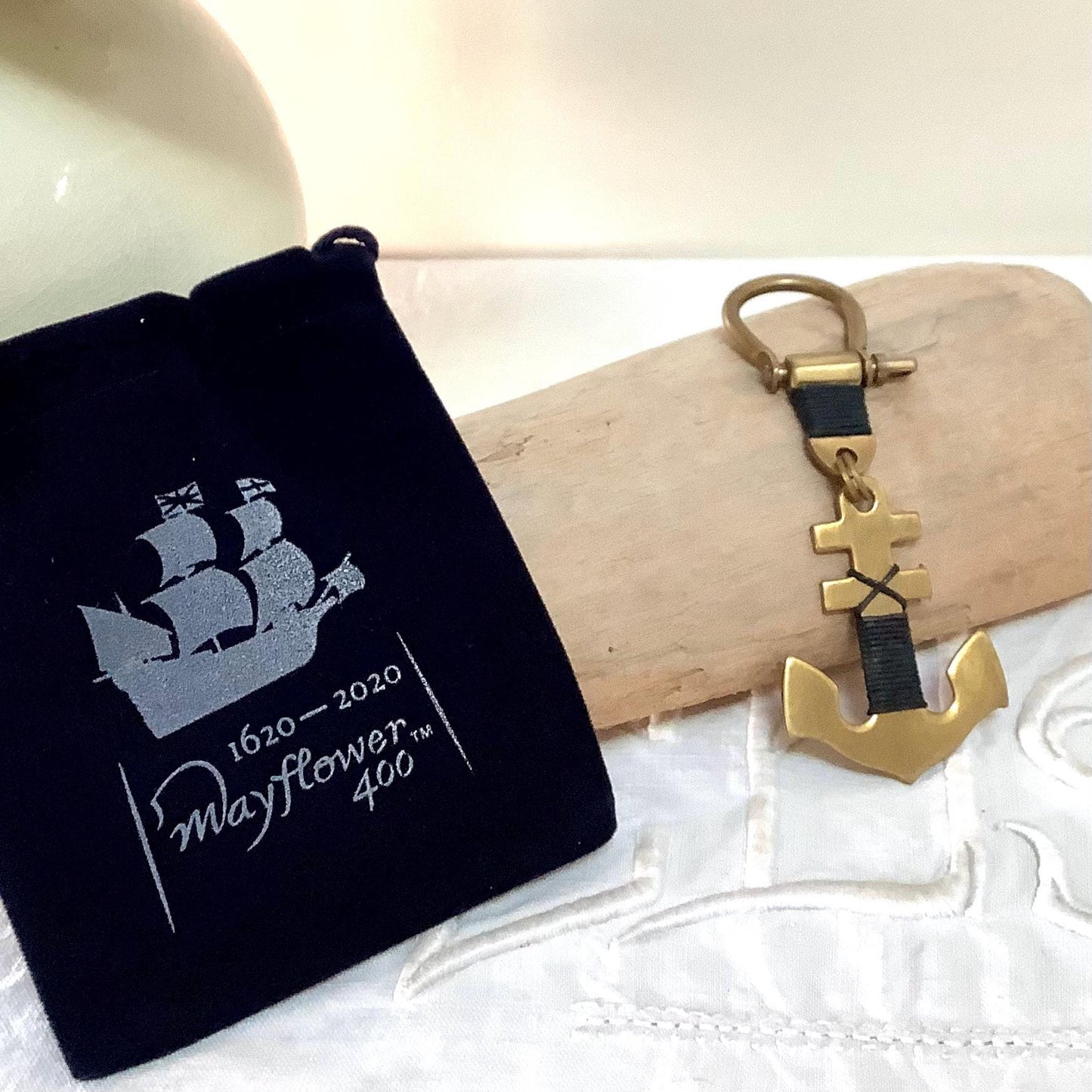 Porte clés marin ancre laiton vieilli vintage pochon velours