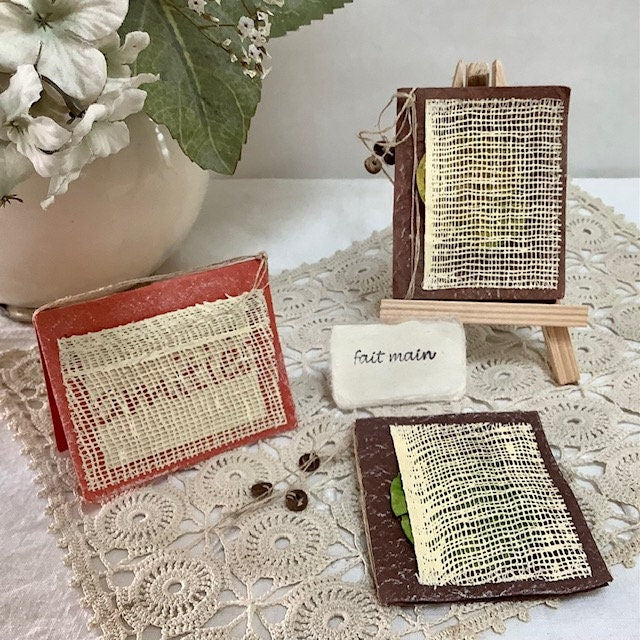 Petites cartes amitié feuille papier artisanal bruit de cadre