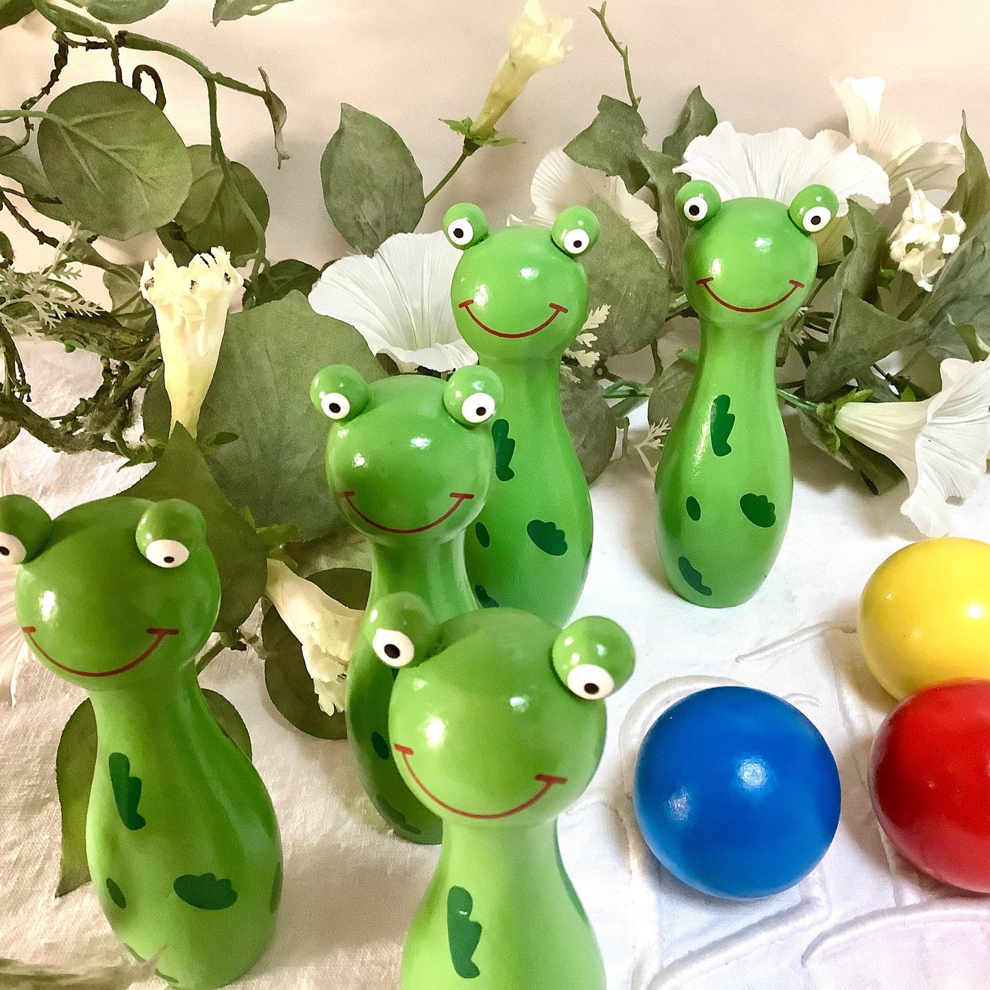 Jeu quilles bois grenouilles ht 11 cm