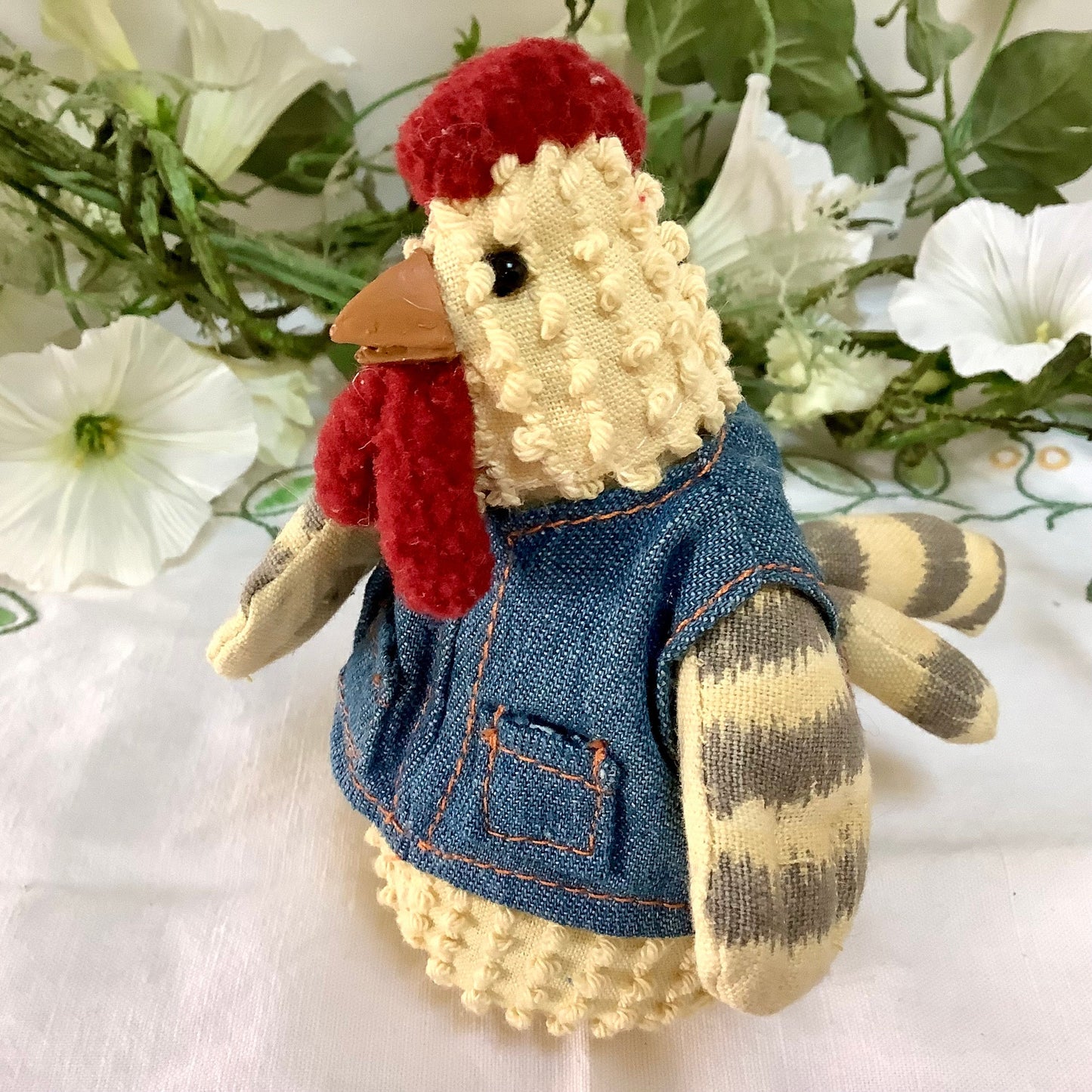 Petit coq à poser avec gilet  vintage ht 12 cm