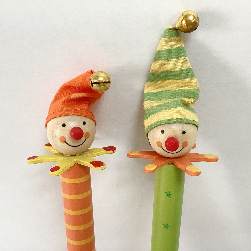 Sifflets bois clown orange vert