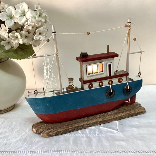 Bateau de pêche bois avec led décoration marine ht 21.5 cm