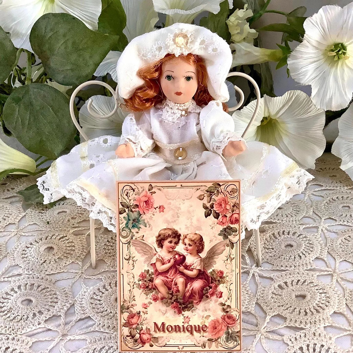 Monique poupée porcelaine miniature vintage ht 12 cm