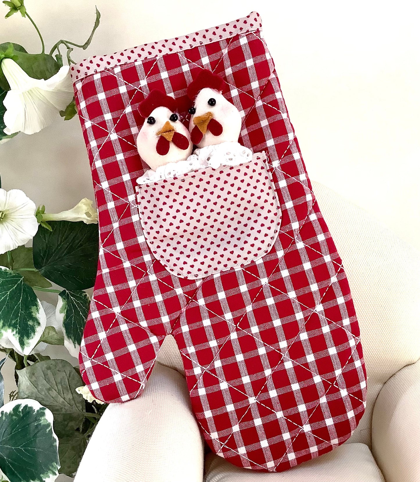 Maniques gants de four poules carreaux rouge et cœur la galleria ht 30 cm