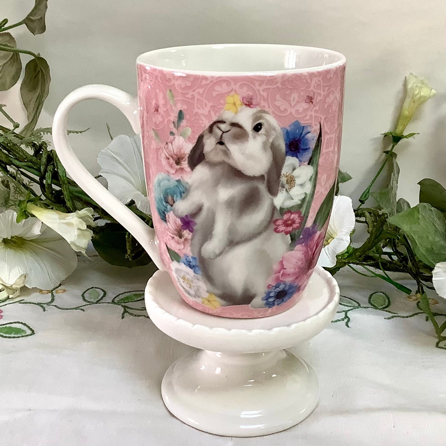 Mug porcelaine rose lapin ht 10 cm
