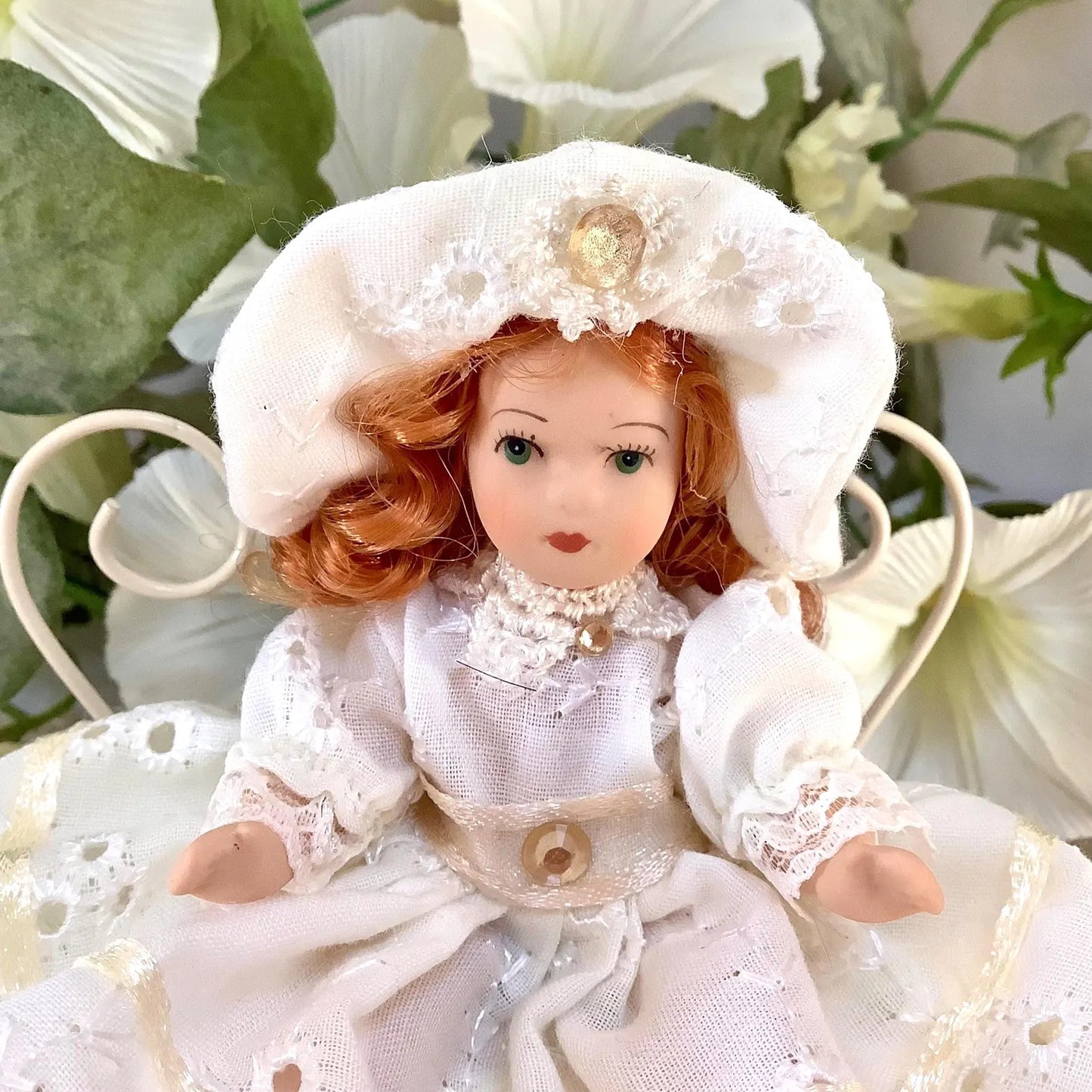 Monique poupée porcelaine miniature vintage ht 12 cm