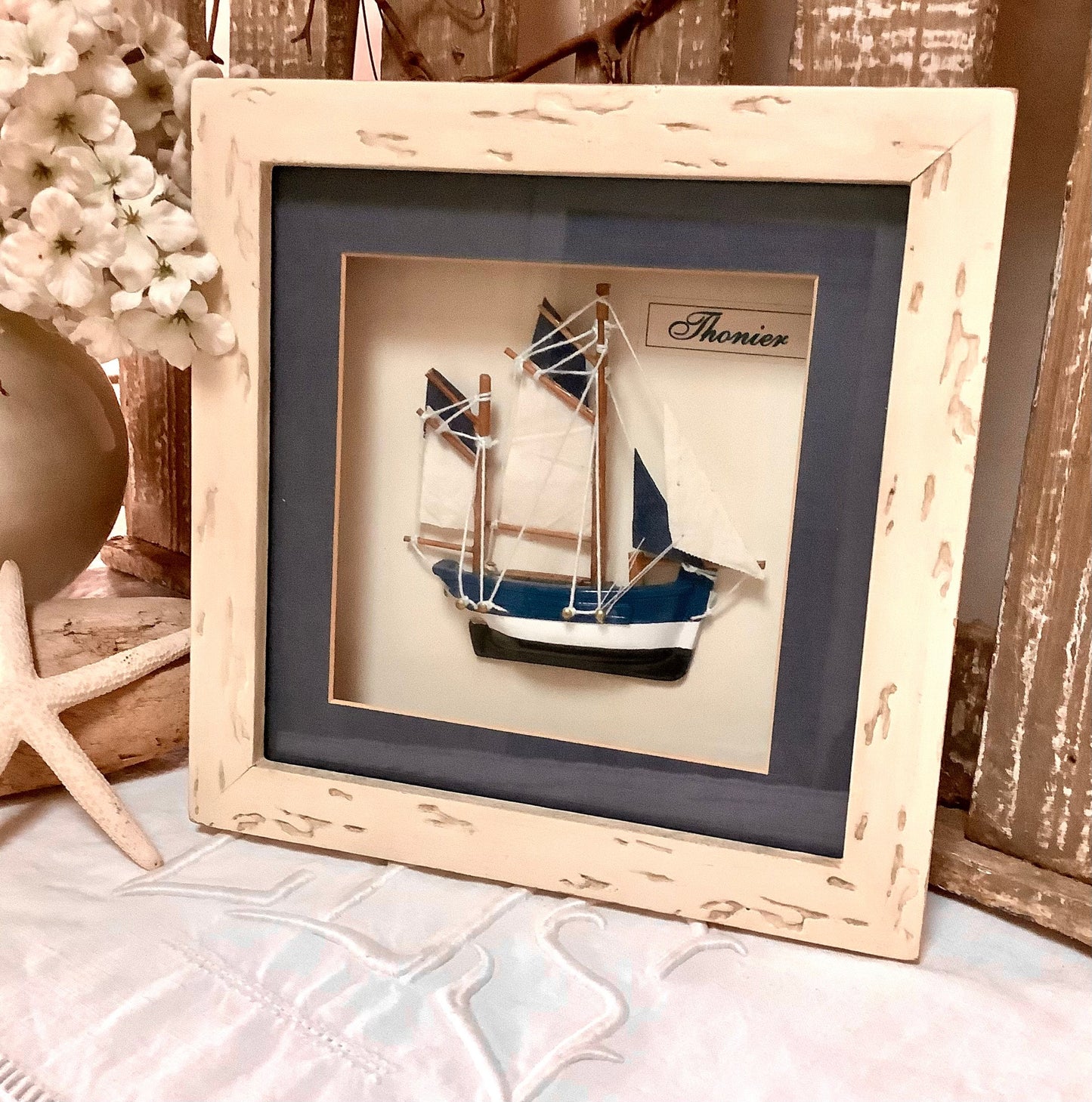 Tableau cadre maquette bateau thonier vintage 20 x 20