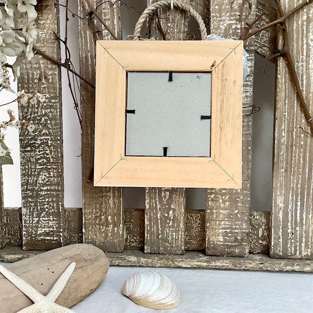 Accroche clés mural vintage bois blanchi nacre et coquillages modèle A