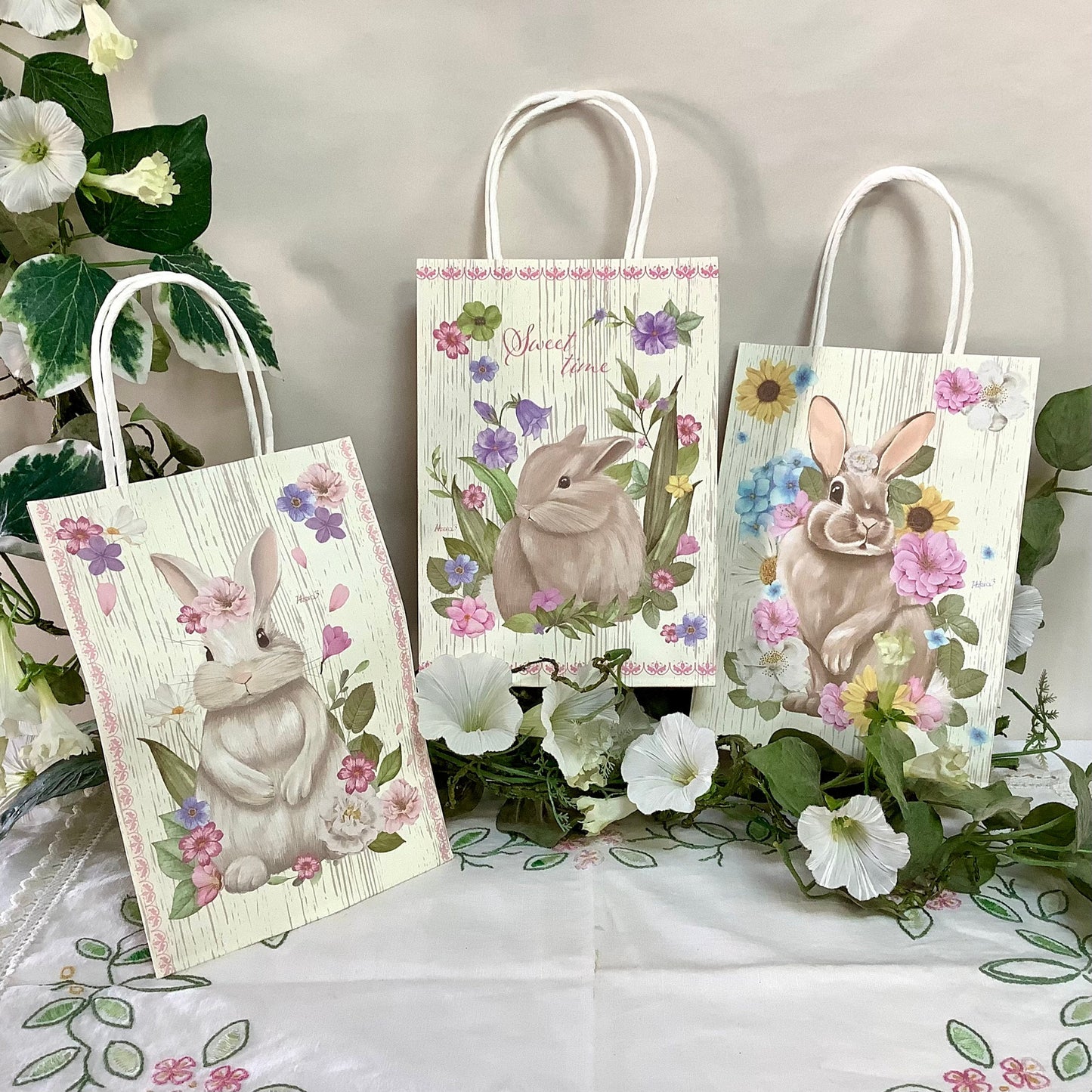 Sachets anses papier x 3 motif lapin ht 21 cm