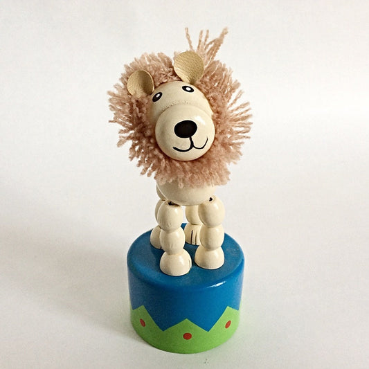 Taille crayons bois lion