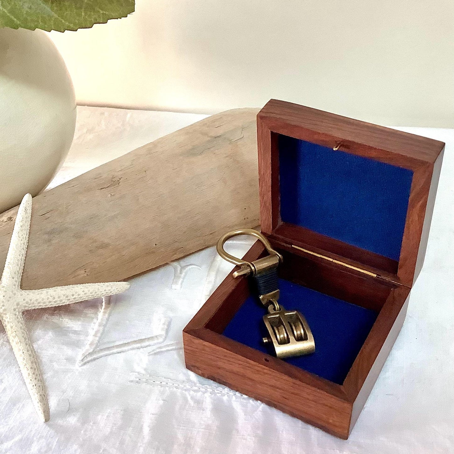 Porte clés marin poulie laiton vieilli vintage boîte palissandre