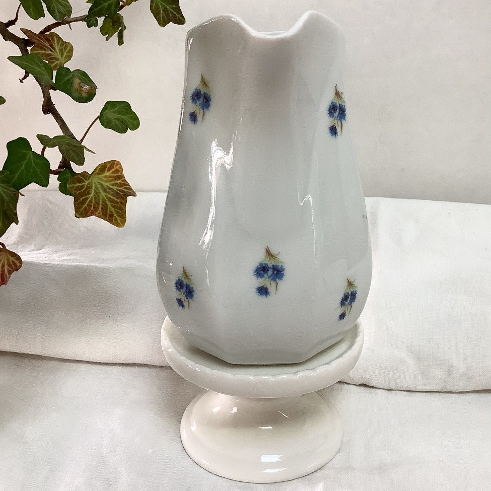 Pot à lait et tasses porcelaine bleu blanc vintage