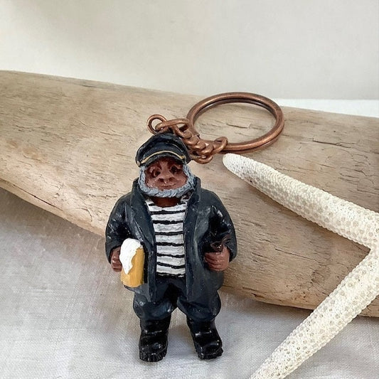 Porte clé capitaine en résine vintage modèle B ht 6 cm