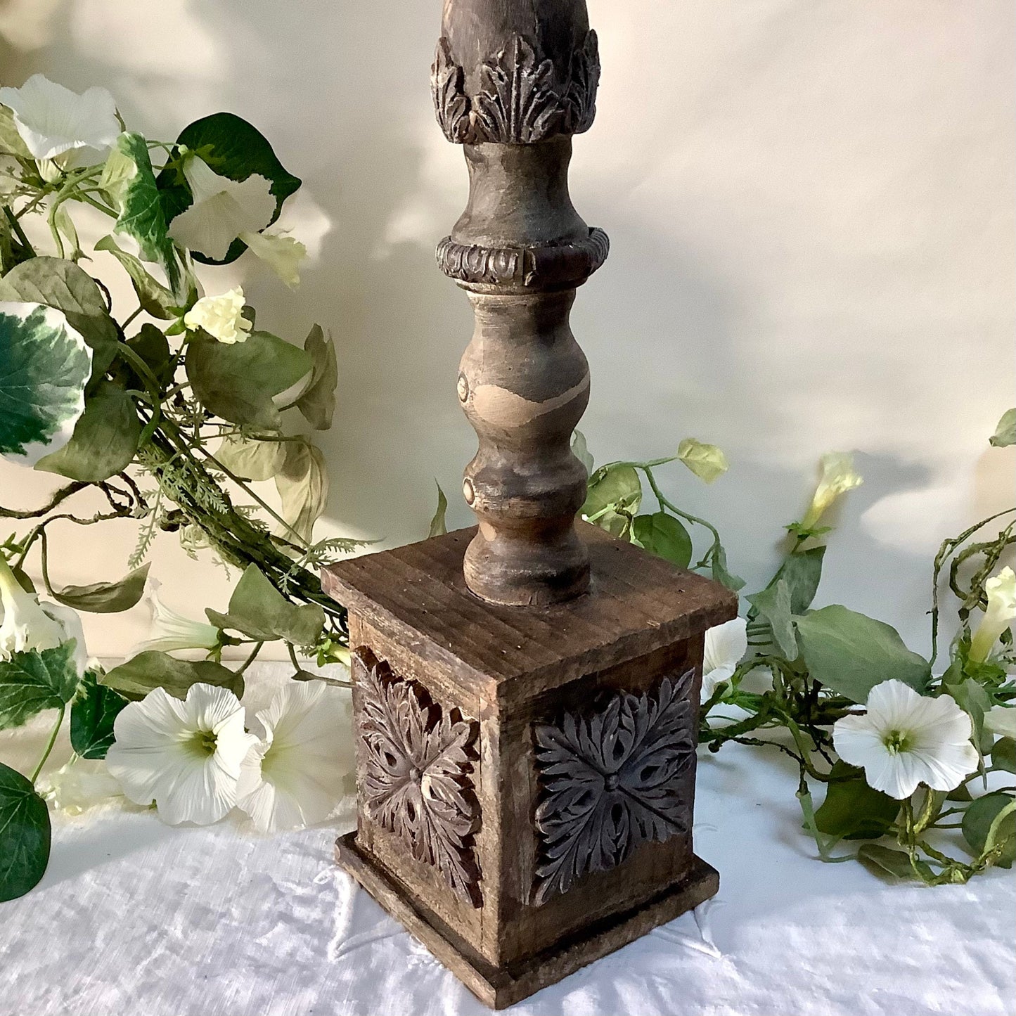 Bougeoir pilier pique cierge bois sculpté vintage ht 43 cm