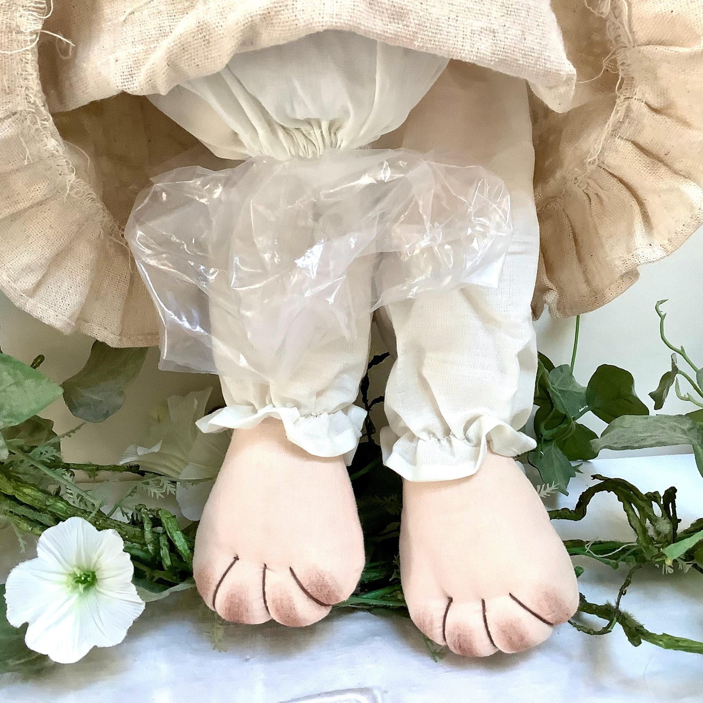 Porte sacs chat robe lin écrue avec deux chatons vintage ht 55 cm