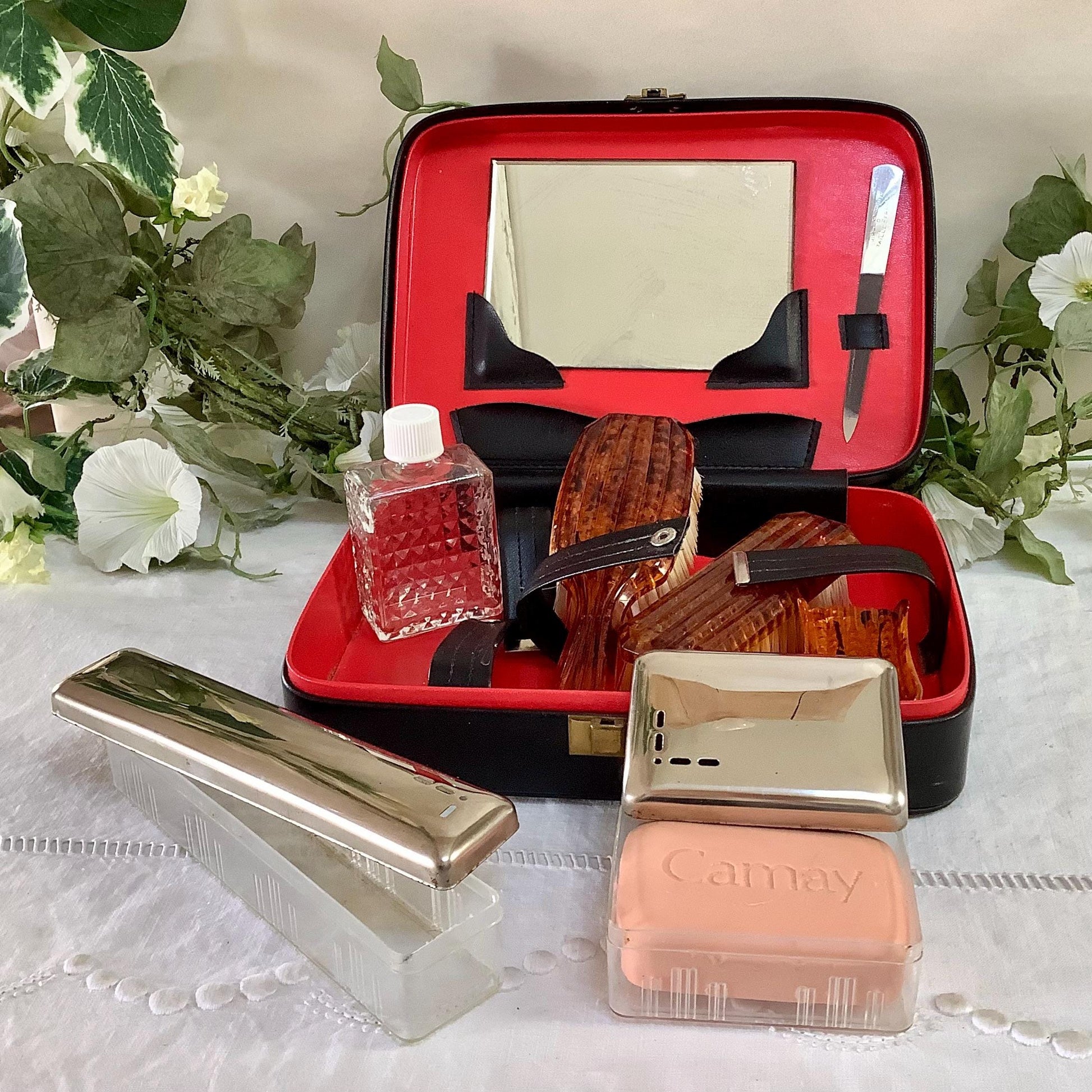 Trousse de toilette vintage cuir noir avec accessoires, nécessaire rétro 23x16 cm