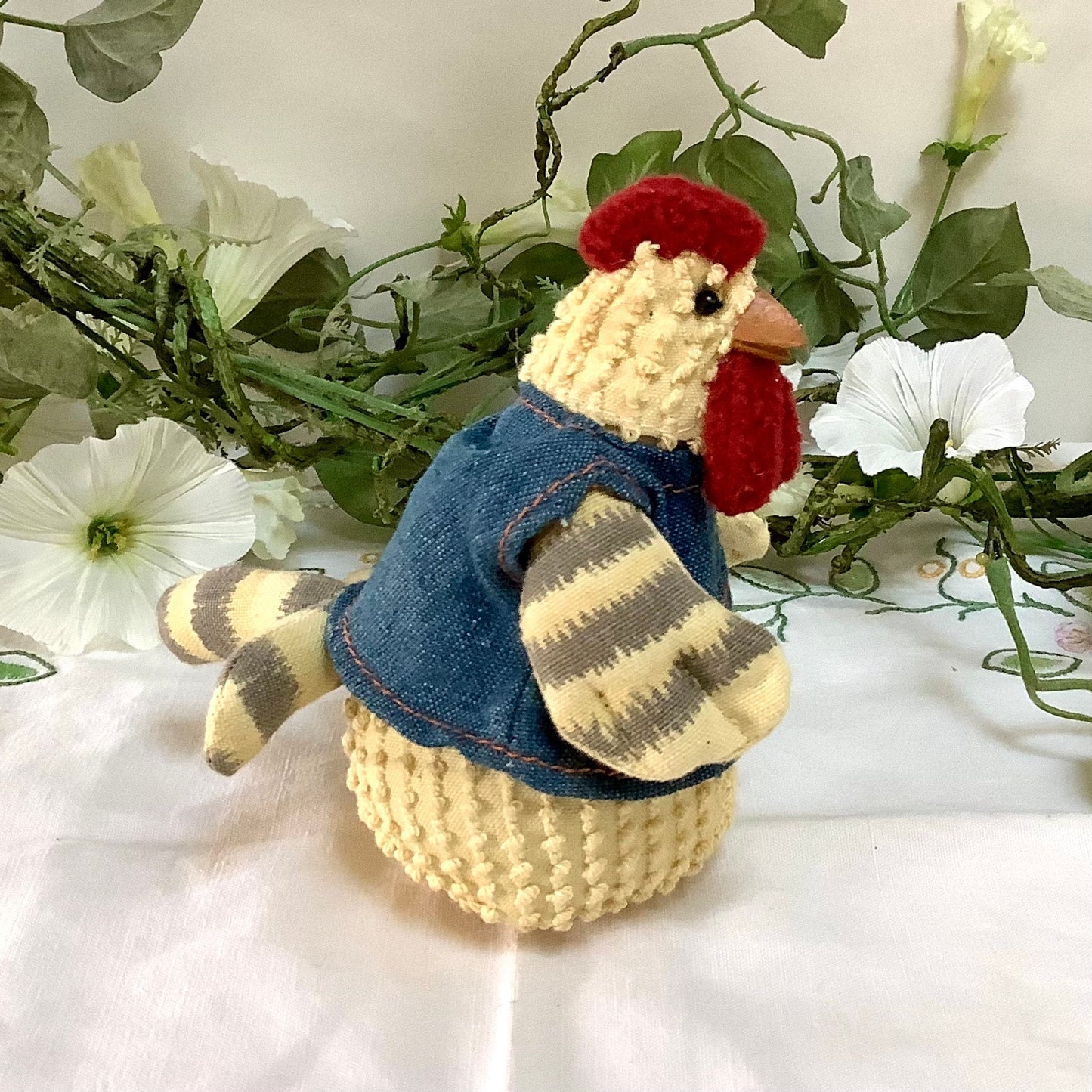 Petit coq à poser avec gilet  vintage ht 12 cm