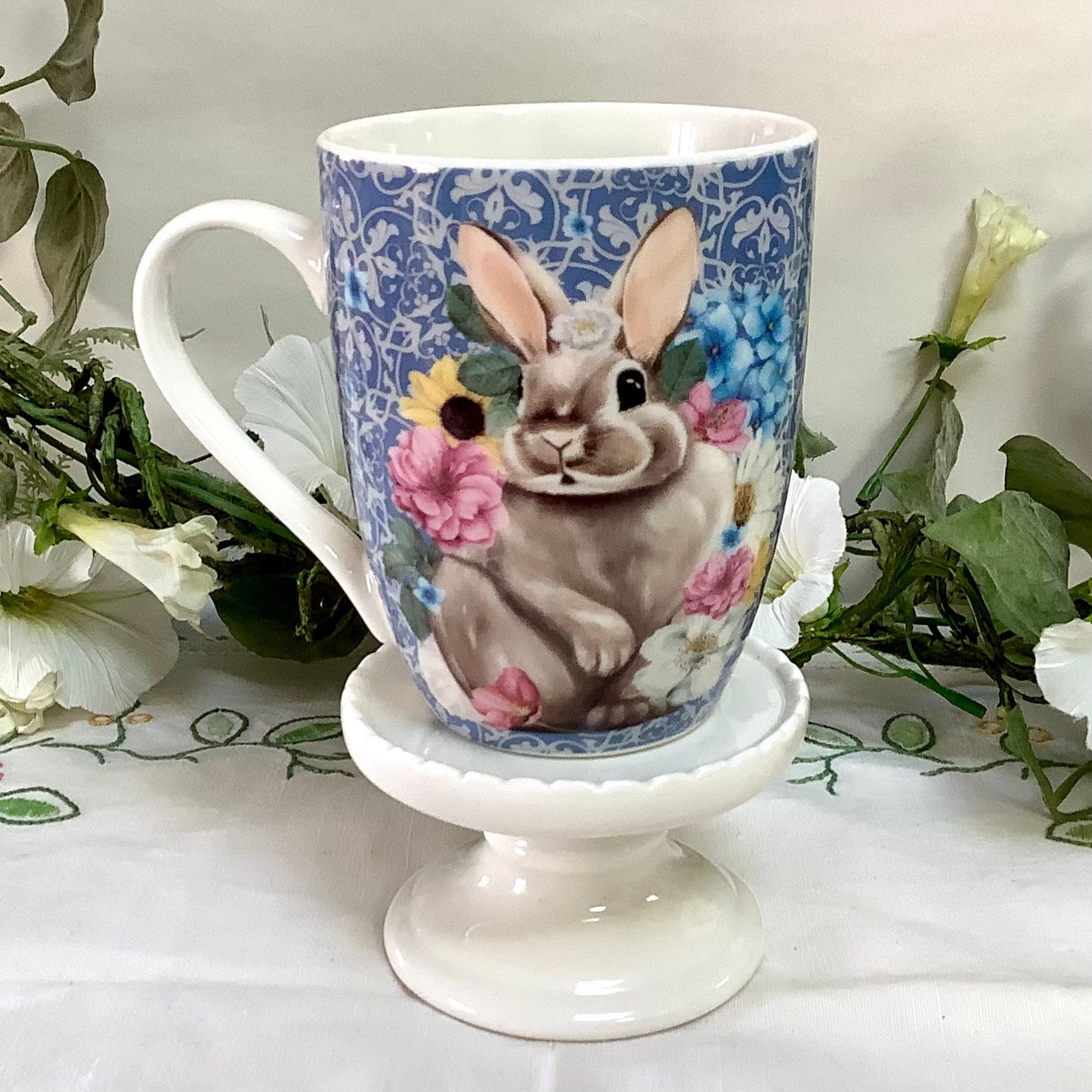 Mug porcelaine bleu lapin ht 10 cm