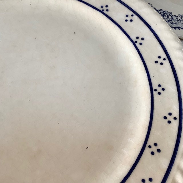 Assiettes a desserts  faïence blanc bleu vintage