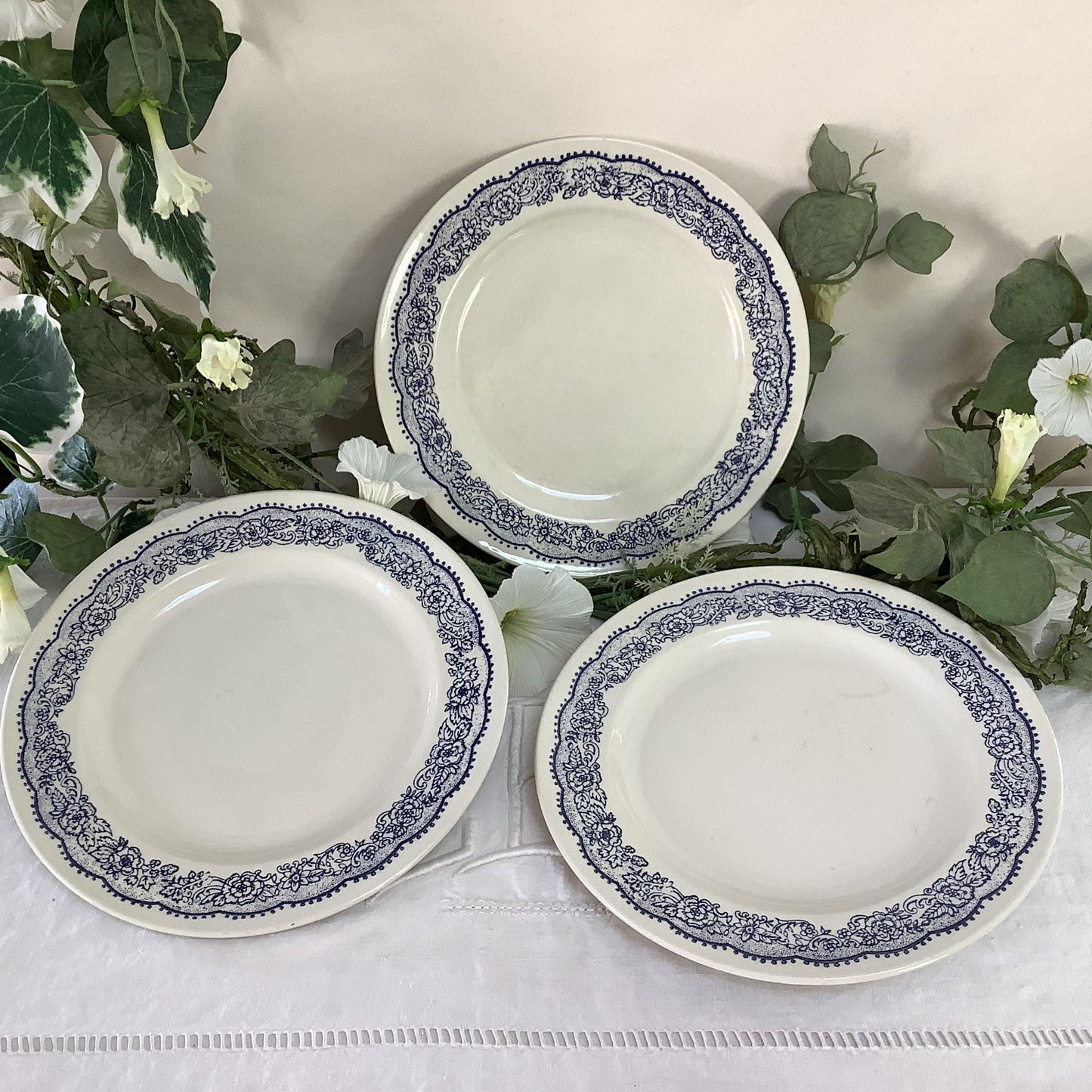 Assiettes à dessert faïence bleu blanc vintage