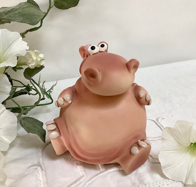 Tirelire hippopotame résine collection Paolo Chiari  ht 9.5 cm vintage