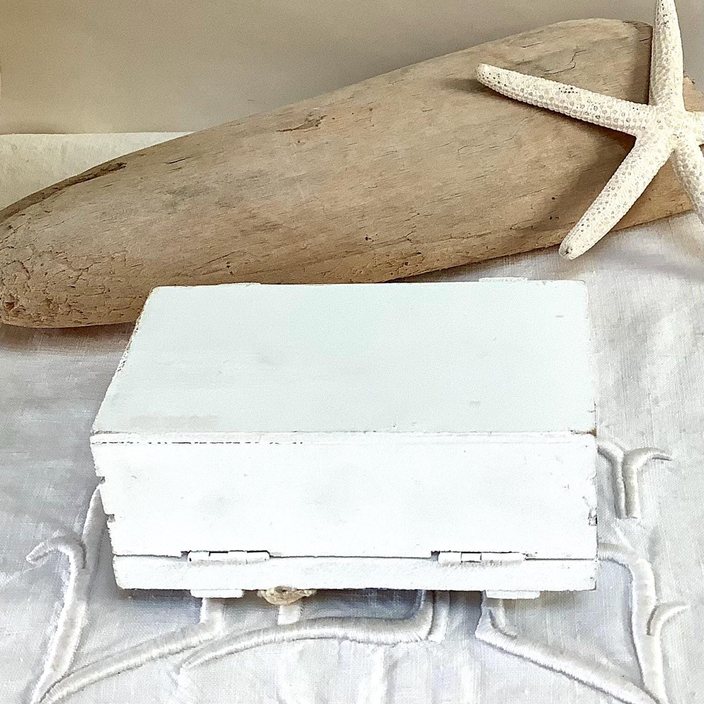 boîte ou coffret en bois bleu et blanc vintage décoration marine