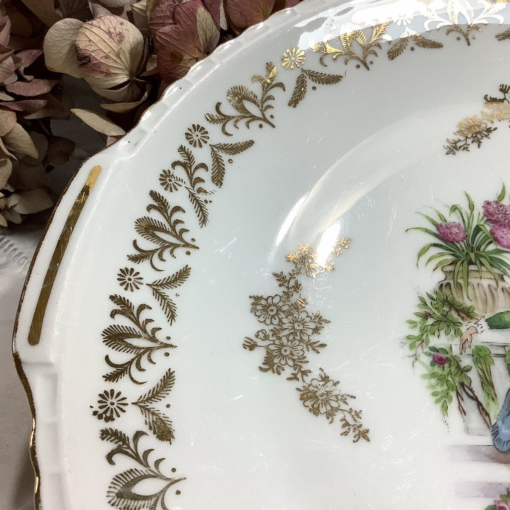 Plat à tarte gâteau porcelaine de Limoges scène galante