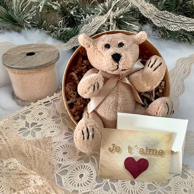 Ours peluche beige dans boîte bois 13 cm diamètre, cadeau vintage message