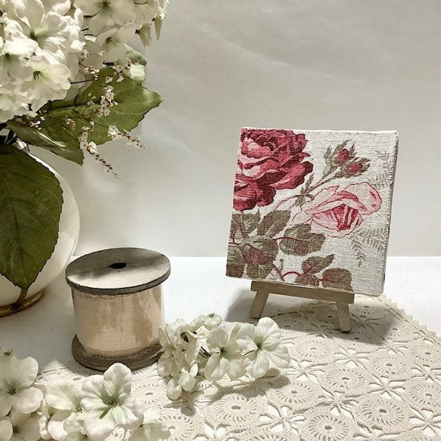 Petit tableau lin roses anciennes avec chevalet vintage