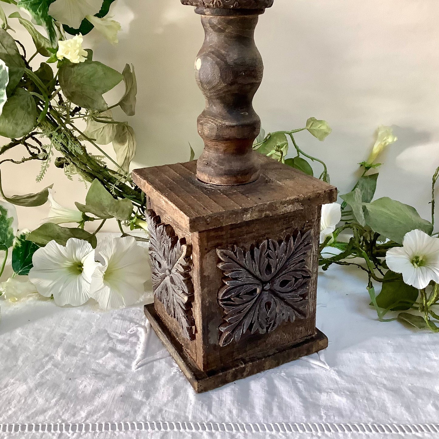 Bougeoir pilier pique cierge bois sculpté vintage ht 43 cm