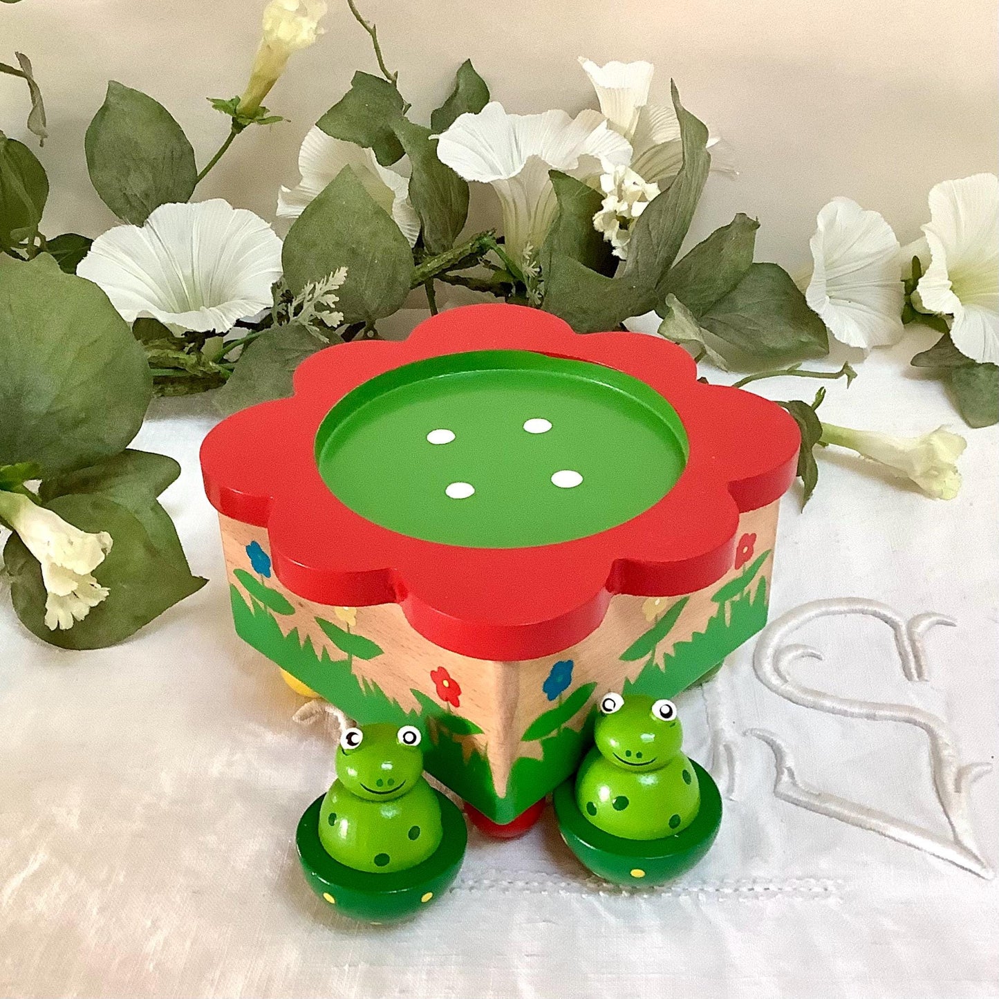 Boîte à musique bois danse des grenouilles