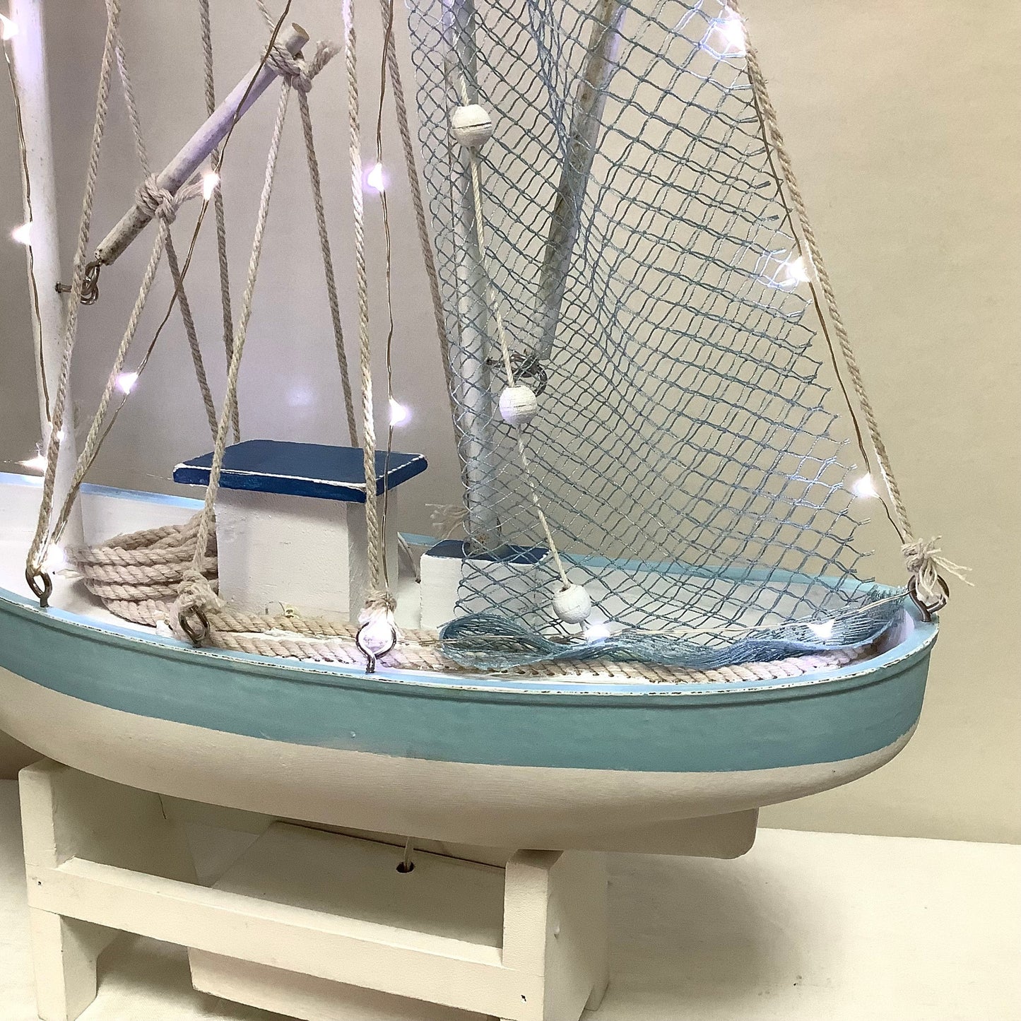 Grand bateau bois bleu blanc  lumière led vintage ht  54.5 cm