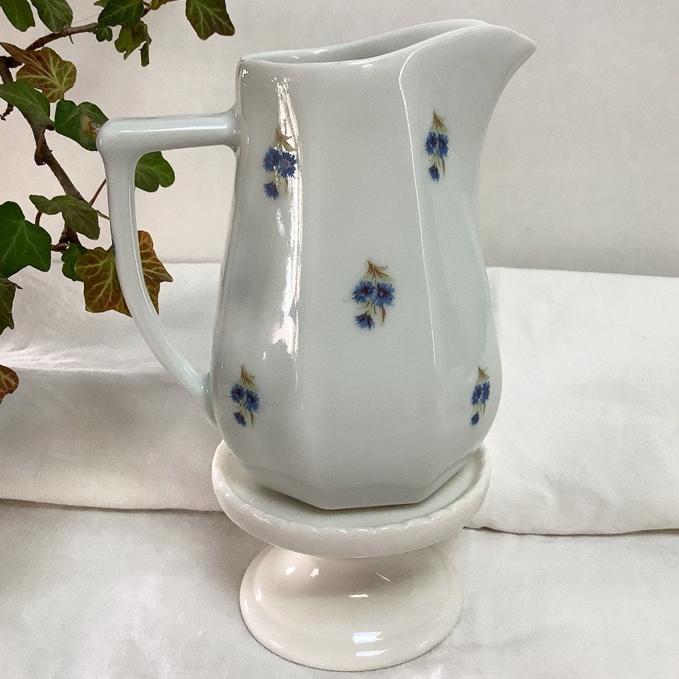 Pot à lait et tasses porcelaine bleu blanc vintage