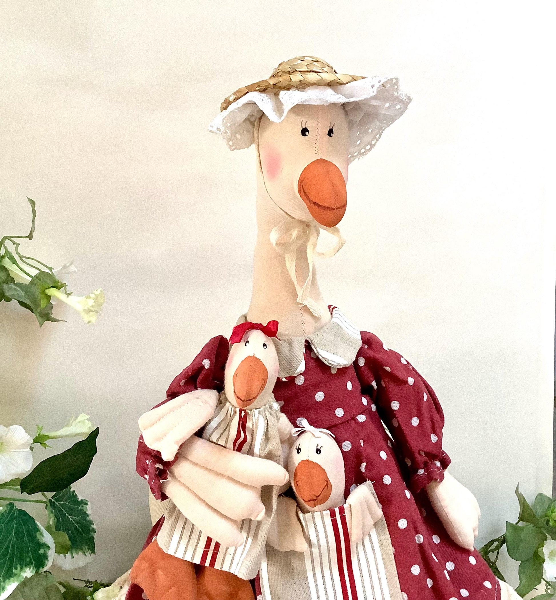 Ensemble oie et deux oisons déco tissu robe pois rouge blanc, vintage La Galleria 53 cm