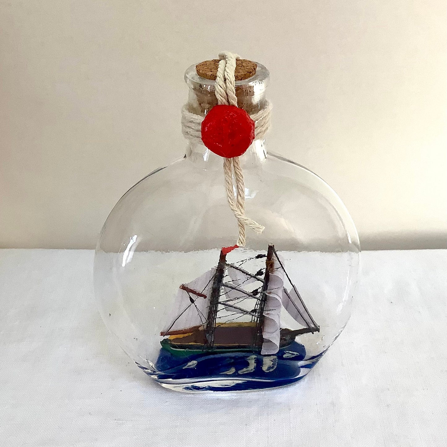 Bateau bouteille moyen modèle décoration marine ht 11 cm