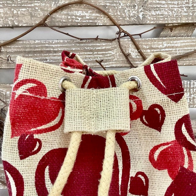 Sac de plage imperméable toile de jute beige coeur rouge ht 40 cm