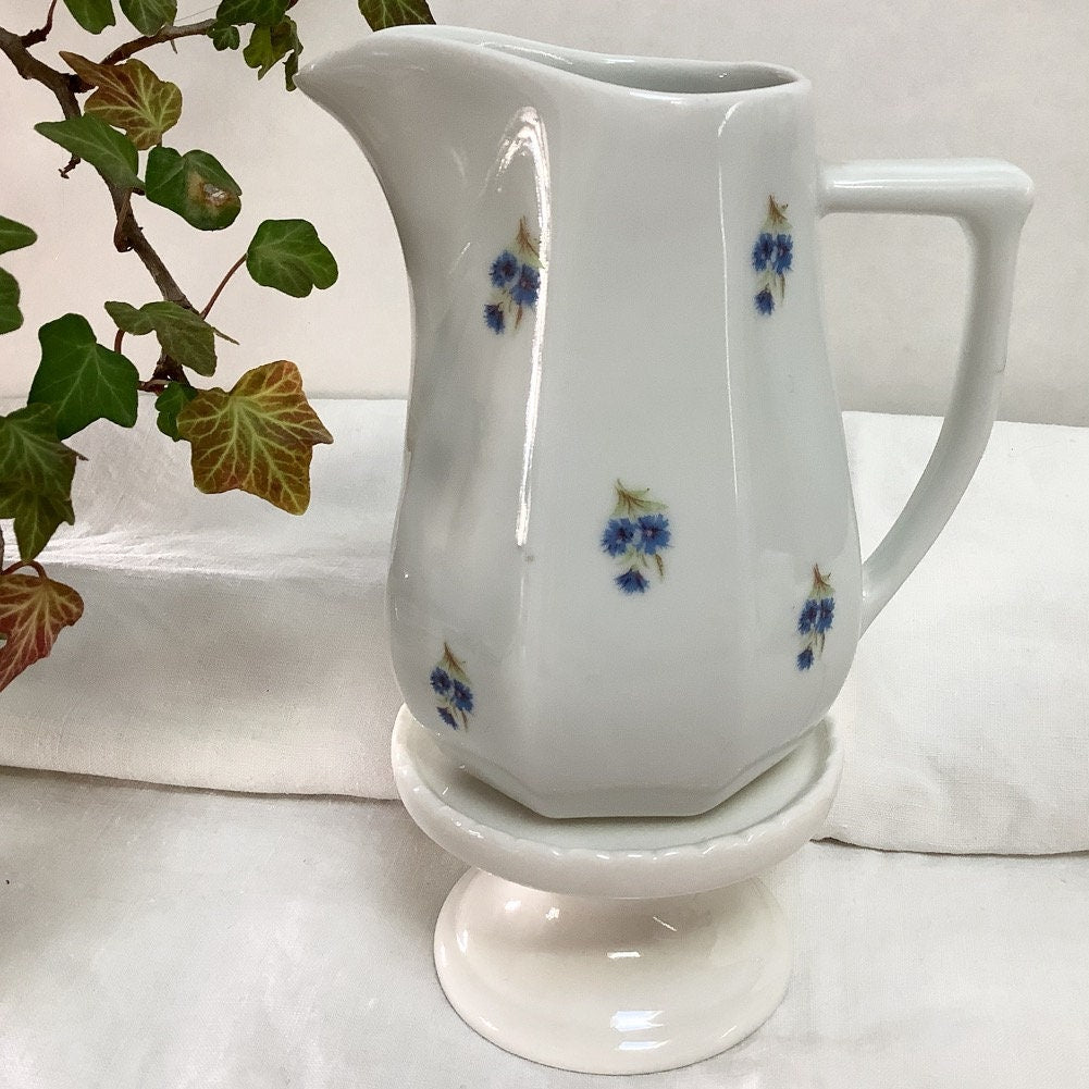 Pot à lait et tasses porcelaine bleu blanc vintage