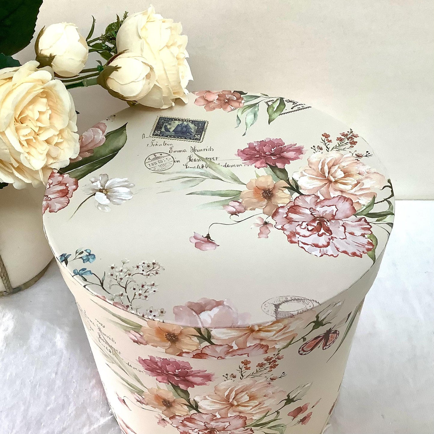 Boîte ronde vintage motif floral moyen modèle ht 18 cm