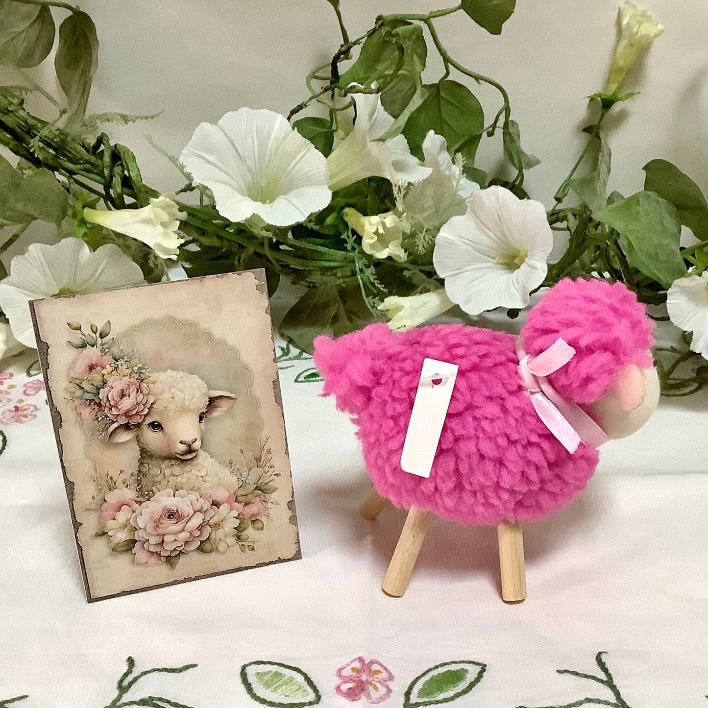 Mouton peluche rose décoration ht 10 cm