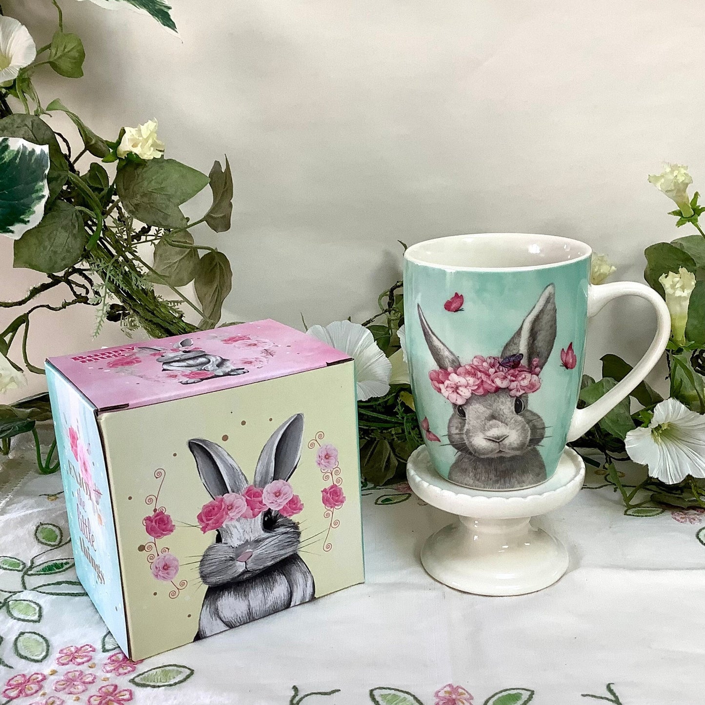 Mug porcelaine vert lapin ht 10 cm